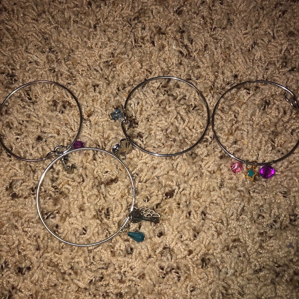 💗4pc charm bracelet